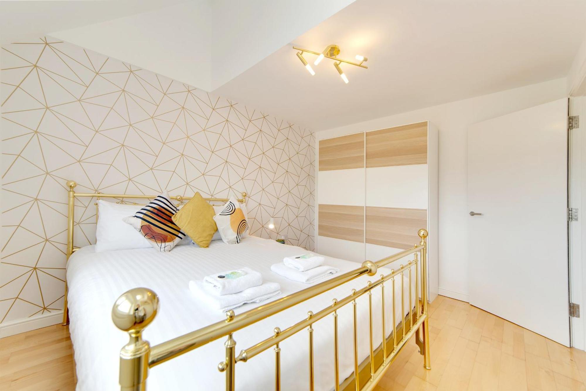 Pass The Keys 49 Byron Square Modern And Spacious 3 Bed Home With Free Parking CBG Exteriér fotografie