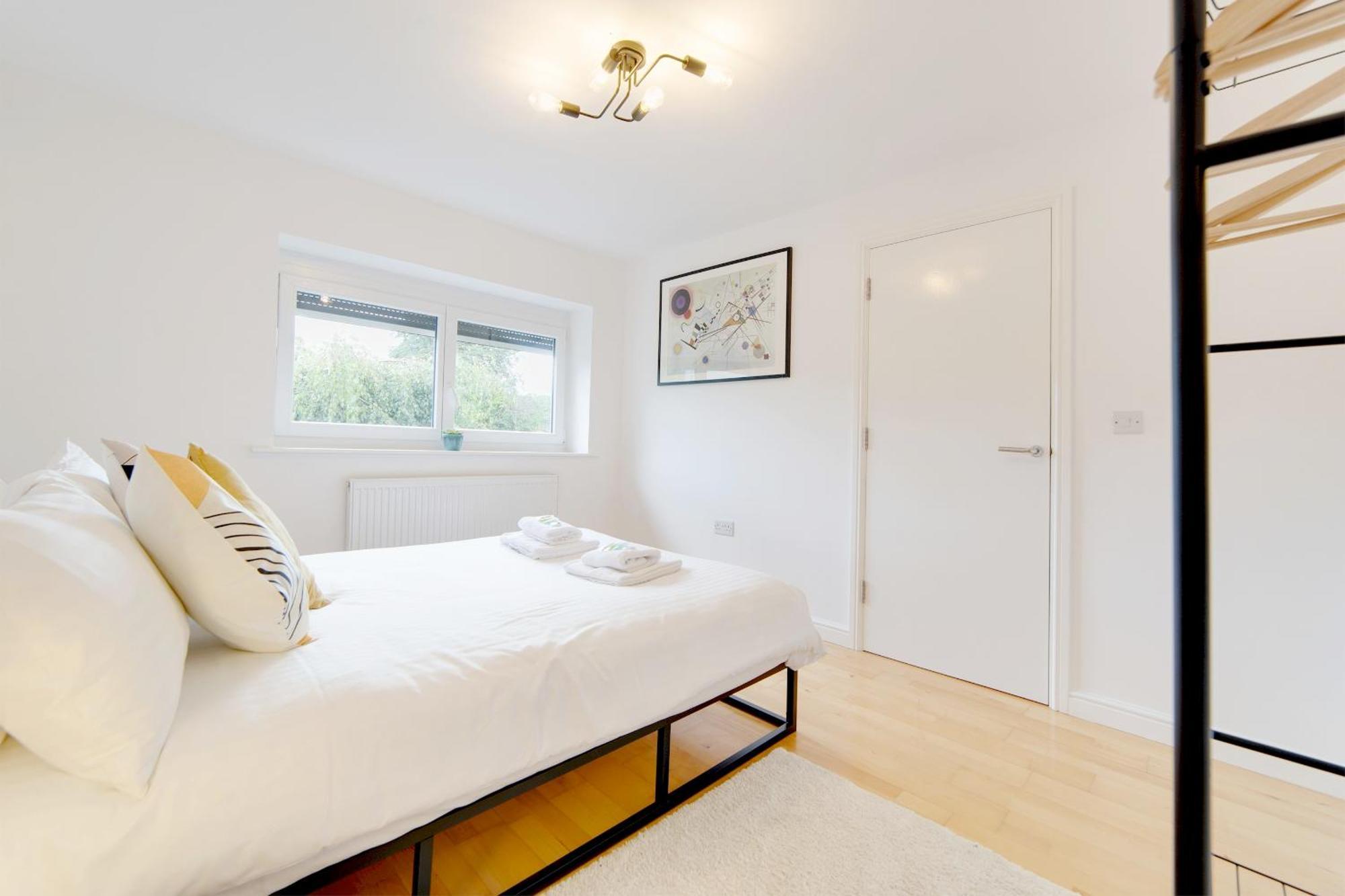 Pass The Keys 49 Byron Square Modern And Spacious 3 Bed Home With Free Parking CBG Exteriér fotografie